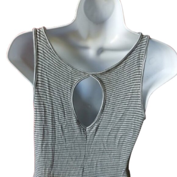 Gray Sleeveless Tunic Top Fits Small Medium - Picture 4 of 5